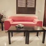 Rey De Sevilla Flats - Macarena